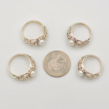 Load image into Gallery viewer, Sterling Silver Fresh Water Pearl Ring