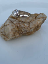Load image into Gallery viewer, Sterling Silver Fresh Water Pearl Ring